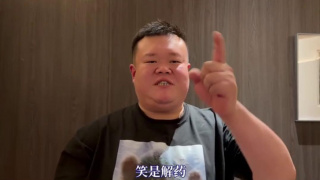 拍摄模特的摄影师